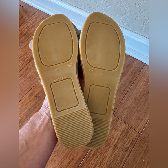 MANEBI HAMPTON FLAT SUEDE BOW SANDAL-VINTAGE TAUPE WOMENS 39/US 9 - Picture 6 of 8